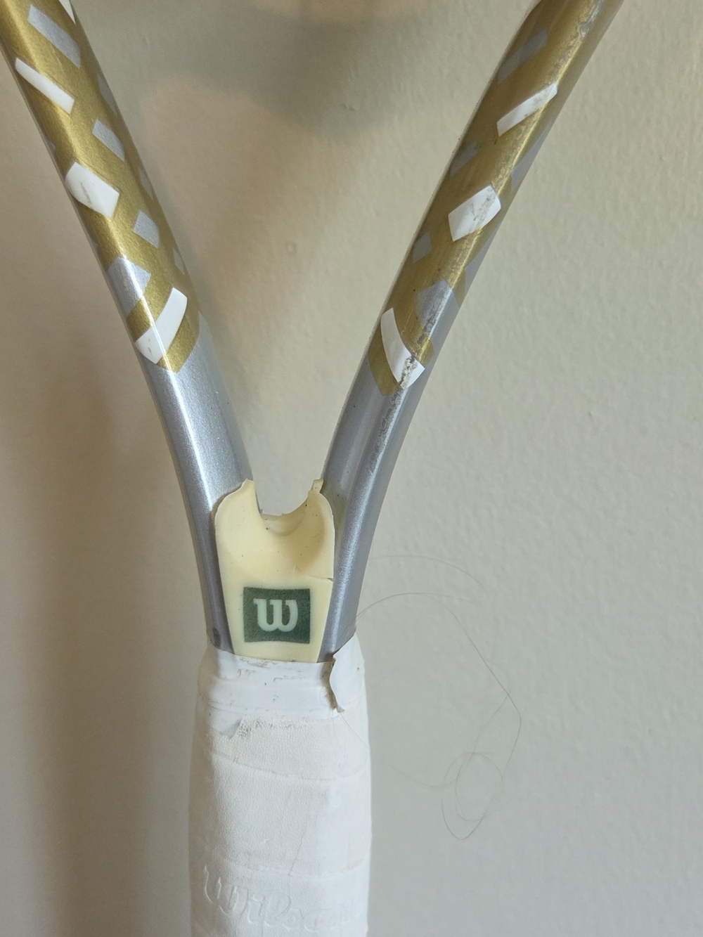 Wilson White Tennis Racket Wall Display with Red String Accent - Picture 3 of 8